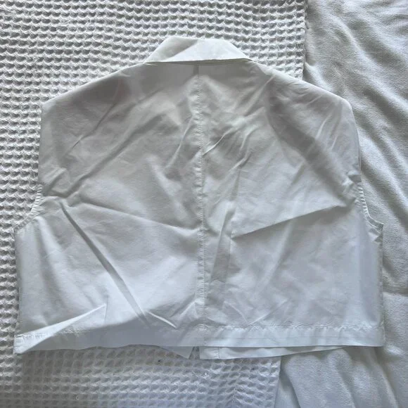 The Frankie Shop Ultra Cropped Sleeveless Button Down Shirt - Picture 2 of 5